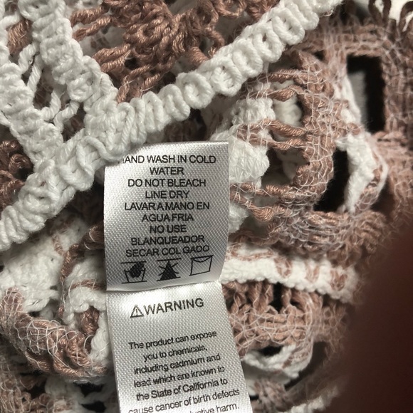 Cute crochet top by Julia by Love - Picture 5 of 6